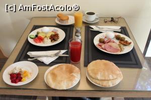 [P29] Jabal Amman Hotel, Micul nostru dejun a doua zi, al meu este cel din stânga...  » foto by mprofeanu
 - 
<span class="allrVoted glyphicon glyphicon-heart hidden" id="av925127"></span>
<a class="m-l-10 hidden" id="sv925127" onclick="voting_Foto_DelVot(,925127,23113)" role="button">șterge vot <span class="glyphicon glyphicon-remove"></span></a>
<a id="v9925127" class=" c-red"  onclick="voting_Foto_SetVot(925127)" role="button"><span class="glyphicon glyphicon-heart-empty"></span> <b>LIKE</b> = Votează poza</a> <img class="hidden"  id="f925127W9" src="/imagini/loader.gif" border="0" /><span class="AjErrMes hidden" id="e925127ErM"></span>
