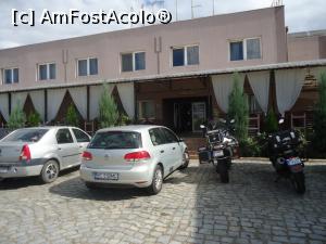 [P01] motel La Rusu Marasesti... situat pe partea dreapta E85 dinspre Bucuresti » foto by VOIAJ
 - 
<span class="allrVoted glyphicon glyphicon-heart hidden" id="av929686"></span>
<a class="m-l-10 hidden" id="sv929686" onclick="voting_Foto_DelVot(,929686,23161)" role="button">șterge vot <span class="glyphicon glyphicon-remove"></span></a>
<a id="v9929686" class=" c-red"  onclick="voting_Foto_SetVot(929686)" role="button"><span class="glyphicon glyphicon-heart-empty"></span> <b>LIKE</b> = Votează poza</a> <img class="hidden"  id="f929686W9" src="/imagini/loader.gif" border="0" /><span class="AjErrMes hidden" id="e929686ErM"></span>