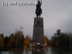 [P12] Ceremonia s-a încheiat, dar ploaia nu s-a oprit » foto by Mihai18
 - 
<span class="allrVoted glyphicon glyphicon-heart hidden" id="av926951"></span>
<a class="m-l-10 hidden" id="sv926951" onclick="voting_Foto_DelVot(,926951,23162)" role="button">șterge vot <span class="glyphicon glyphicon-remove"></span></a>
<a id="v9926951" class=" c-red"  onclick="voting_Foto_SetVot(926951)" role="button"><span class="glyphicon glyphicon-heart-empty"></span> <b>LIKE</b> = Votează poza</a> <img class="hidden"  id="f926951W9" src="/imagini/loader.gif" border="0" /><span class="AjErrMes hidden" id="e926951ErM"></span>