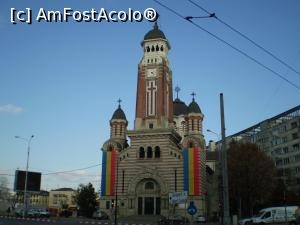 [P22] Tribuna oficială a fost în fața acestei catedrale, mândria Ploiedștului.  » foto by Mihai18
 - 
<span class="allrVoted glyphicon glyphicon-heart hidden" id="av1036937"></span>
<a class="m-l-10 hidden" id="sv1036937" onclick="voting_Foto_DelVot(,1036937,23162)" role="button">șterge vot <span class="glyphicon glyphicon-remove"></span></a>
<a id="v91036937" class=" c-red"  onclick="voting_Foto_SetVot(1036937)" role="button"><span class="glyphicon glyphicon-heart-empty"></span> <b>LIKE</b> = Votează poza</a> <img class="hidden"  id="f1036937W9" src="/imagini/loader.gif" border="0" /><span class="AjErrMes hidden" id="e1036937ErM"></span>