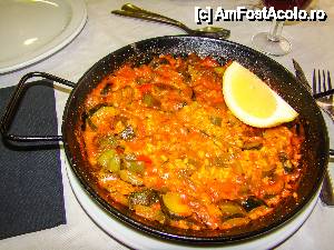 [P18] Paella de verduras la un restaurant normal » foto by Muffin2009*
 - 
<span class="allrVoted glyphicon glyphicon-heart hidden" id="av433620"></span>
<a class="m-l-10 hidden" id="sv433620" onclick="voting_Foto_DelVot(,433620,23168)" role="button">șterge vot <span class="glyphicon glyphicon-remove"></span></a>
<a id="v9433620" class=" c-red"  onclick="voting_Foto_SetVot(433620)" role="button"><span class="glyphicon glyphicon-heart-empty"></span> <b>LIKE</b> = Votează poza</a> <img class="hidden"  id="f433620W9" src="/imagini/loader.gif" border="0" /><span class="AjErrMes hidden" id="e433620ErM"></span>