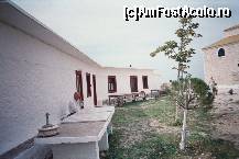 [P07] Curtea si chiliile » foto by almona
 - 
<span class="allrVoted glyphicon glyphicon-heart hidden" id="av56870"></span>
<a class="m-l-10 hidden" id="sv56870" onclick="voting_Foto_DelVot(,56870,23177)" role="button">șterge vot <span class="glyphicon glyphicon-remove"></span></a>
<a id="v956870" class=" c-red"  onclick="voting_Foto_SetVot(56870)" role="button"><span class="glyphicon glyphicon-heart-empty"></span> <b>LIKE</b> = Votează poza</a> <img class="hidden"  id="f56870W9" src="/imagini/loader.gif" border="0" /><span class="AjErrMes hidden" id="e56870ErM"></span>