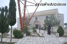 [P05] curtea manastirii cu biserica in prim plan » foto by Sanziana
 - 
<span class="allrVoted glyphicon glyphicon-heart hidden" id="av101170"></span>
<a class="m-l-10 hidden" id="sv101170" onclick="voting_Foto_DelVot(,101170,23177)" role="button">șterge vot <span class="glyphicon glyphicon-remove"></span></a>
<a id="v9101170" class=" c-red"  onclick="voting_Foto_SetVot(101170)" role="button"><span class="glyphicon glyphicon-heart-empty"></span> <b>LIKE</b> = Votează poza</a> <img class="hidden"  id="f101170W9" src="/imagini/loader.gif" border="0" /><span class="AjErrMes hidden" id="e101170ErM"></span>