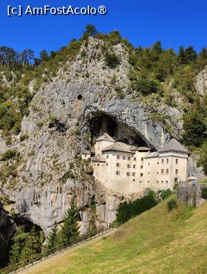 [P08] Castelul Predjama » foto by crismis
 - 
<span class="allrVoted glyphicon glyphicon-heart hidden" id="av1529263"></span>
<a class="m-l-10 hidden" id="sv1529263" onclick="voting_Foto_DelVot(,1529263,23209)" role="button">șterge vot <span class="glyphicon glyphicon-remove"></span></a>
<a id="v91529263" class=" c-red"  onclick="voting_Foto_SetVot(1529263)" role="button"><span class="glyphicon glyphicon-heart-empty"></span> <b>LIKE</b> = Votează poza</a> <img class="hidden"  id="f1529263W9" src="/imagini/loader.gif" border="0" /><span class="AjErrMes hidden" id="e1529263ErM"></span>