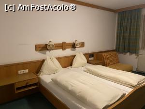 [P05] Hotel Lanthalerhof - camera cu paturile confortabile » foto by mishu
 - 
<span class="allrVoted glyphicon glyphicon-heart hidden" id="av1330532"></span>
<a class="m-l-10 hidden" id="sv1330532" onclick="voting_Foto_DelVot(,1330532,23250)" role="button">șterge vot <span class="glyphicon glyphicon-remove"></span></a>
<a id="v91330532" class=" c-red"  onclick="voting_Foto_SetVot(1330532)" role="button"><span class="glyphicon glyphicon-heart-empty"></span> <b>LIKE</b> = Votează poza</a> <img class="hidden"  id="f1330532W9" src="/imagini/loader.gif" border="0" /><span class="AjErrMes hidden" id="e1330532ErM"></span>
