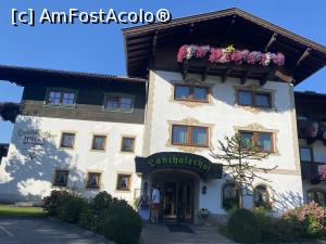 [P57] Hotel Lanthalerhof - vedere exterior, cu generatia 1 si 2 care trebaluiau prin curte » foto by mishu
 - 
<span class="allrVoted glyphicon glyphicon-heart hidden" id="av1330584"></span>
<a class="m-l-10 hidden" id="sv1330584" onclick="voting_Foto_DelVot(,1330584,23250)" role="button">șterge vot <span class="glyphicon glyphicon-remove"></span></a>
<a id="v91330584" class=" c-red"  onclick="voting_Foto_SetVot(1330584)" role="button"><span class="glyphicon glyphicon-heart-empty"></span> <b>LIKE</b> = Votează poza</a> <img class="hidden"  id="f1330584W9" src="/imagini/loader.gif" border="0" /><span class="AjErrMes hidden" id="e1330584ErM"></span>