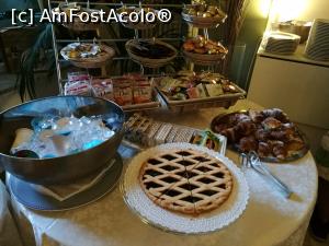 [P18] În Restaurantul Timo, la micul dejun » foto by crismis
 - 
<span class="allrVoted glyphicon glyphicon-heart hidden" id="av933931"></span>
<a class="m-l-10 hidden" id="sv933931" onclick="voting_Foto_DelVot(,933931,23262)" role="button">șterge vot <span class="glyphicon glyphicon-remove"></span></a>
<a id="v9933931" class=" c-red"  onclick="voting_Foto_SetVot(933931)" role="button"><span class="glyphicon glyphicon-heart-empty"></span> <b>LIKE</b> = Votează poza</a> <img class="hidden"  id="f933931W9" src="/imagini/loader.gif" border="0" /><span class="AjErrMes hidden" id="e933931ErM"></span>