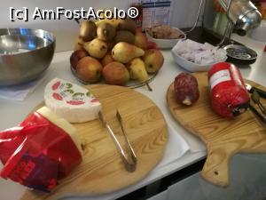 [P19] În Restaurantul Timo, la micul dejun » foto by crismis
 - 
<span class="allrVoted glyphicon glyphicon-heart hidden" id="av933932"></span>
<a class="m-l-10 hidden" id="sv933932" onclick="voting_Foto_DelVot(,933932,23262)" role="button">șterge vot <span class="glyphicon glyphicon-remove"></span></a>
<a id="v9933932" class=" c-red"  onclick="voting_Foto_SetVot(933932)" role="button"><span class="glyphicon glyphicon-heart-empty"></span> <b>LIKE</b> = Votează poza</a> <img class="hidden"  id="f933932W9" src="/imagini/loader.gif" border="0" /><span class="AjErrMes hidden" id="e933932ErM"></span>