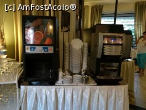 [P20] În Restaurantul Timo, la micul dejun » foto by crismis
 - 
<span class="allrVoted glyphicon glyphicon-heart hidden" id="av933933"></span>
<a class="m-l-10 hidden" id="sv933933" onclick="voting_Foto_DelVot(,933933,23262)" role="button">șterge vot <span class="glyphicon glyphicon-remove"></span></a>
<a id="v9933933" class=" c-red"  onclick="voting_Foto_SetVot(933933)" role="button"><span class="glyphicon glyphicon-heart-empty"></span> <b>LIKE</b> = Votează poza</a> <img class="hidden"  id="f933933W9" src="/imagini/loader.gif" border="0" /><span class="AjErrMes hidden" id="e933933ErM"></span>