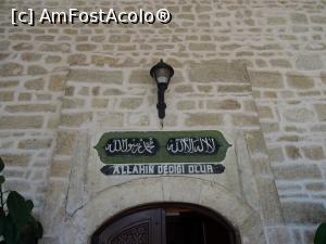 [P06] Inscripția de deasupra ușii - Moscheea Esmahan, Mangalia.  » foto by tata123 🔱
 - 
<span class="allrVoted glyphicon glyphicon-heart hidden" id="av1018998"></span>
<a class="m-l-10 hidden" id="sv1018998" onclick="voting_Foto_DelVot(,1018998,23280)" role="button">șterge vot <span class="glyphicon glyphicon-remove"></span></a>
<a id="v91018998" class=" c-red"  onclick="voting_Foto_SetVot(1018998)" role="button"><span class="glyphicon glyphicon-heart-empty"></span> <b>LIKE</b> = Votează poza</a> <img class="hidden"  id="f1018998W9" src="/imagini/loader.gif" border="0" /><span class="AjErrMes hidden" id="e1018998ErM"></span>