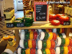 [P18] Preturi pentru cascavalul olandez din magazin... in piata in Amsterdam e mai ieftin » foto by mireille
 - 
<span class="allrVoted glyphicon glyphicon-heart hidden" id="av585847"></span>
<a class="m-l-10 hidden" id="sv585847" onclick="voting_Foto_DelVot(,585847,23417)" role="button">șterge vot <span class="glyphicon glyphicon-remove"></span></a>
<a id="v9585847" class=" c-red"  onclick="voting_Foto_SetVot(585847)" role="button"><span class="glyphicon glyphicon-heart-empty"></span> <b>LIKE</b> = Votează poza</a> <img class="hidden"  id="f585847W9" src="/imagini/loader.gif" border="0" /><span class="AjErrMes hidden" id="e585847ErM"></span>