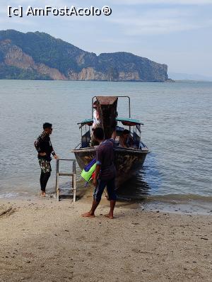 P07 [JAN-2023] Longtail boat