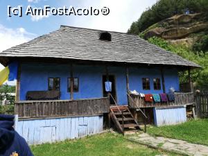 [P19] Casa albastra - Corbii de piatra » foto by ⭐ValentinB_88⭐
 - 
<span class="allrVoted glyphicon glyphicon-heart hidden" id="av1327996"></span>
<a class="m-l-10 hidden" id="sv1327996" onclick="voting_Foto_DelVot(,1327996,23474)" role="button">șterge vot <span class="glyphicon glyphicon-remove"></span></a>
<a id="v91327996" class=" c-red"  onclick="voting_Foto_SetVot(1327996)" role="button"><span class="glyphicon glyphicon-heart-empty"></span> <b>LIKE</b> = Votează poza</a> <img class="hidden"  id="f1327996W9" src="/imagini/loader.gif" border="0" /><span class="AjErrMes hidden" id="e1327996ErM"></span>