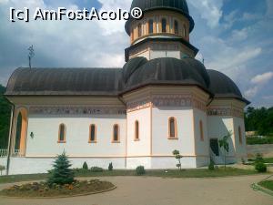 [P08] Biserica manastirii 'Sfintii Arhangheli Mihail, Gavriil si Rafail' - Rametea » foto by calator2000
 - 
<span class="allrVoted glyphicon glyphicon-heart hidden" id="av737269"></span>
<a class="m-l-10 hidden" id="sv737269" onclick="voting_Foto_DelVot(,737269,23572)" role="button">șterge vot <span class="glyphicon glyphicon-remove"></span></a>
<a id="v9737269" class=" c-red"  onclick="voting_Foto_SetVot(737269)" role="button"><span class="glyphicon glyphicon-heart-empty"></span> <b>LIKE</b> = Votează poza</a> <img class="hidden"  id="f737269W9" src="/imagini/loader.gif" border="0" /><span class="AjErrMes hidden" id="e737269ErM"></span>