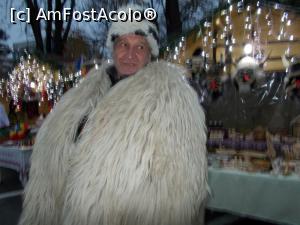 [P18] Era venit de la manastirea Humor din Moldova. El era cel mai fericit cu sarica aia. » foto by Zoazore
 - 
<span class="allrVoted glyphicon glyphicon-heart hidden" id="av1340094"></span>
<a class="m-l-10 hidden" id="sv1340094" onclick="voting_Foto_DelVot(,1340094,23584)" role="button">șterge vot <span class="glyphicon glyphicon-remove"></span></a>
<a id="v91340094" class=" c-red"  onclick="voting_Foto_SetVot(1340094)" role="button"><span class="glyphicon glyphicon-heart-empty"></span> <b>LIKE</b> = Votează poza</a> <img class="hidden"  id="f1340094W9" src="/imagini/loader.gif" border="0" /><span class="AjErrMes hidden" id="e1340094ErM"></span>