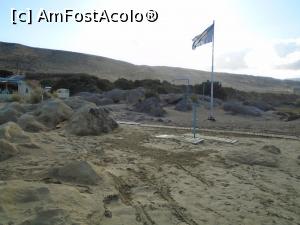[P22] Plaja Falassarna: steagul grecesc flutură peste peisajul semi-selenar.  » foto by Carmen Ion
 - 
<span class="allrVoted glyphicon glyphicon-heart hidden" id="av1147978"></span>
<a class="m-l-10 hidden" id="sv1147978" onclick="voting_Foto_DelVot(,1147978,23643)" role="button">șterge vot <span class="glyphicon glyphicon-remove"></span></a>
<a id="v91147978" class=" c-red"  onclick="voting_Foto_SetVot(1147978)" role="button"><span class="glyphicon glyphicon-heart-empty"></span> <b>LIKE</b> = Votează poza</a> <img class="hidden"  id="f1147978W9" src="/imagini/loader.gif" border="0" /><span class="AjErrMes hidden" id="e1147978ErM"></span>