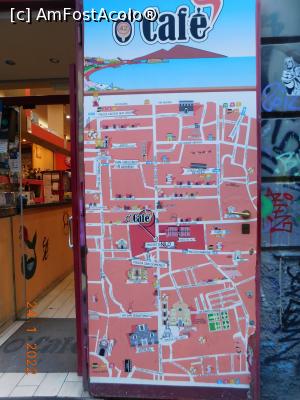 [P50] O hartă bună în faţa unei cafenele din Spaccanapoli » foto by irinad
 - 
<span class="allrVoted glyphicon glyphicon-heart hidden" id="av1308117"></span>
<a class="m-l-10 hidden" id="sv1308117" onclick="voting_Foto_DelVot(,1308117,23655)" role="button">șterge vot <span class="glyphicon glyphicon-remove"></span></a>
<a id="v91308117" class=" c-red"  onclick="voting_Foto_SetVot(1308117)" role="button"><span class="glyphicon glyphicon-heart-empty"></span> <b>LIKE</b> = Votează poza</a> <img class="hidden"  id="f1308117W9" src="/imagini/loader.gif" border="0" /><span class="AjErrMes hidden" id="e1308117ErM"></span>