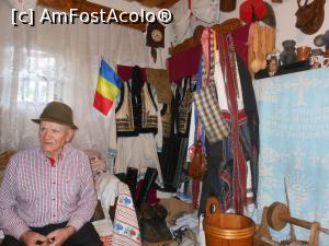 [P05] Casa-Muzeu “Vasile Găman” - În “Odaia bunicii”, de vorbă cu meșterul popular. » foto by iulianic
 - 
<span class="allrVoted glyphicon glyphicon-heart hidden" id="av1192960"></span>
<a class="m-l-10 hidden" id="sv1192960" onclick="voting_Foto_DelVot(,1192960,23690)" role="button">șterge vot <span class="glyphicon glyphicon-remove"></span></a>
<a id="v91192960" class=" c-red"  onclick="voting_Foto_SetVot(1192960)" role="button"><span class="glyphicon glyphicon-heart-empty"></span> <b>LIKE</b> = Votează poza</a> <img class="hidden"  id="f1192960W9" src="/imagini/loader.gif" border="0" /><span class="AjErrMes hidden" id="e1192960ErM"></span>