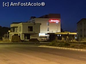 [P02] Hilton Aliağa – hotelul, seara » foto by nicole33
 - 
<span class="allrVoted glyphicon glyphicon-heart hidden" id="av1264836"></span>
<a class="m-l-10 hidden" id="sv1264836" onclick="voting_Foto_DelVot(,1264836,23724)" role="button">șterge vot <span class="glyphicon glyphicon-remove"></span></a>
<a id="v91264836" class=" c-red"  onclick="voting_Foto_SetVot(1264836)" role="button"><span class="glyphicon glyphicon-heart-empty"></span> <b>LIKE</b> = Votează poza</a> <img class="hidden"  id="f1264836W9" src="/imagini/loader.gif" border="0" /><span class="AjErrMes hidden" id="e1264836ErM"></span>