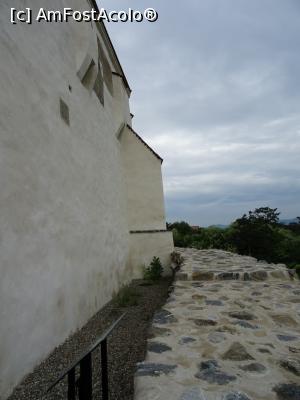 [P18] Zidul teutonic (în dreapta) - Cetatea Feldioara.  » foto by tata123 🔱
 - 
<span class="allrVoted glyphicon glyphicon-heart hidden" id="av966641"></span>
<a class="m-l-10 hidden" id="sv966641" onclick="voting_Foto_DelVot(,966641,23732)" role="button">șterge vot <span class="glyphicon glyphicon-remove"></span></a>
<a id="v9966641" class=" c-red"  onclick="voting_Foto_SetVot(966641)" role="button"><span class="glyphicon glyphicon-heart-empty"></span> <b>LIKE</b> = Votează poza</a> <img class="hidden"  id="f966641W9" src="/imagini/loader.gif" border="0" /><span class="AjErrMes hidden" id="e966641ErM"></span>