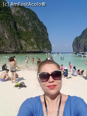 [P15] Maya Bay » foto by rares_roxana
 - 
<span class="allrVoted glyphicon glyphicon-heart hidden" id="av1034408"></span>
<a class="m-l-10 hidden" id="sv1034408" onclick="voting_Foto_DelVot(,1034408,23758)" role="button">șterge vot <span class="glyphicon glyphicon-remove"></span></a>
<a id="v91034408" class=" c-red"  onclick="voting_Foto_SetVot(1034408)" role="button"><span class="glyphicon glyphicon-heart-empty"></span> <b>LIKE</b> = Votează poza</a> <img class="hidden"  id="f1034408W9" src="/imagini/loader.gif" border="0" /><span class="AjErrMes hidden" id="e1034408ErM"></span>
