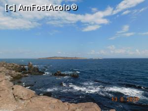 [P47] Stânci şi ambele insuliţe în depărtare » foto by irinad
 - 
<span class="allrVoted glyphicon glyphicon-heart hidden" id="av1185258"></span>
<a class="m-l-10 hidden" id="sv1185258" onclick="voting_Foto_DelVot(,1185258,23794)" role="button">șterge vot <span class="glyphicon glyphicon-remove"></span></a>
<a id="v91185258" class=" c-red"  onclick="voting_Foto_SetVot(1185258)" role="button"><span class="glyphicon glyphicon-heart-empty"></span> <b>LIKE</b> = Votează poza</a> <img class="hidden"  id="f1185258W9" src="/imagini/loader.gif" border="0" /><span class="AjErrMes hidden" id="e1185258ErM"></span>