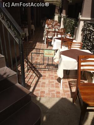 [P23] Intrarea in zona de restaurnat (desi mese sunt si pana aici). La capt in stanga se gaseste restaurantul (sala)  » foto by corinamaria
 - 
<span class="allrVoted glyphicon glyphicon-heart hidden" id="av976646"></span>
<a class="m-l-10 hidden" id="sv976646" onclick="voting_Foto_DelVot(,976646,23853)" role="button">șterge vot <span class="glyphicon glyphicon-remove"></span></a>
<a id="v9976646" class=" c-red"  onclick="voting_Foto_SetVot(976646)" role="button"><span class="glyphicon glyphicon-heart-empty"></span> <b>LIKE</b> = Votează poza</a> <img class="hidden"  id="f976646W9" src="/imagini/loader.gif" border="0" /><span class="AjErrMes hidden" id="e976646ErM"></span>