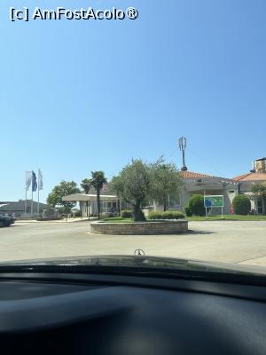 [P06] Intrarea in incinta hotelului/campingului » foto by krisstinna
 - 
<span class="allrVoted glyphicon glyphicon-heart hidden" id="av1393158"></span>
<a class="m-l-10 hidden" id="sv1393158" onclick="voting_Foto_DelVot(,1393158,23886)" role="button">șterge vot <span class="glyphicon glyphicon-remove"></span></a>
<a id="v91393158" class=" c-red"  onclick="voting_Foto_SetVot(1393158)" role="button"><span class="glyphicon glyphicon-heart-empty"></span> <b>LIKE</b> = Votează poza</a> <img class="hidden"  id="f1393158W9" src="/imagini/loader.gif" border="0" /><span class="AjErrMes hidden" id="e1393158ErM"></span>