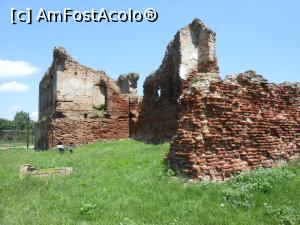 [P10] Filipeștii de Târg - Ruinele palatului postelnicului Constantin Cantacuzino.  » foto by iulianic
 - 
<span class="allrVoted glyphicon glyphicon-heart hidden" id="av982406"></span>
<a class="m-l-10 hidden" id="sv982406" onclick="voting_Foto_DelVot(,982406,23926)" role="button">șterge vot <span class="glyphicon glyphicon-remove"></span></a>
<a id="v9982406" class=" c-red"  onclick="voting_Foto_SetVot(982406)" role="button"><span class="glyphicon glyphicon-heart-empty"></span> <b>LIKE</b> = Votează poza</a> <img class="hidden"  id="f982406W9" src="/imagini/loader.gif" border="0" /><span class="AjErrMes hidden" id="e982406ErM"></span>