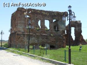 [P11] Filipeștii de Târg - Ruinele palatului postelnicului Constantin Cantacuzino.  » foto by iulianic
 - 
<span class="allrVoted glyphicon glyphicon-heart hidden" id="av982407"></span>
<a class="m-l-10 hidden" id="sv982407" onclick="voting_Foto_DelVot(,982407,23926)" role="button">șterge vot <span class="glyphicon glyphicon-remove"></span></a>
<a id="v9982407" class=" c-red"  onclick="voting_Foto_SetVot(982407)" role="button"><span class="glyphicon glyphicon-heart-empty"></span> <b>LIKE</b> = Votează poza</a> <img class="hidden"  id="f982407W9" src="/imagini/loader.gif" border="0" /><span class="AjErrMes hidden" id="e982407ErM"></span>