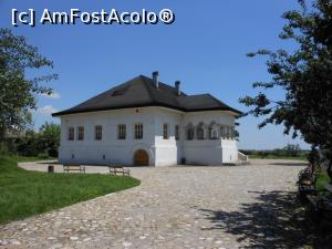[P15] Filipeștii de Târg - Conacul Pană Filipescu văzut de pe alee.  » foto by iulianic
 - 
<span class="allrVoted glyphicon glyphicon-heart hidden" id="av982411"></span>
<a class="m-l-10 hidden" id="sv982411" onclick="voting_Foto_DelVot(,982411,23926)" role="button">șterge vot <span class="glyphicon glyphicon-remove"></span></a>
<a id="v9982411" class=" c-red"  onclick="voting_Foto_SetVot(982411)" role="button"><span class="glyphicon glyphicon-heart-empty"></span> <b>LIKE</b> = Votează poza</a> <img class="hidden"  id="f982411W9" src="/imagini/loader.gif" border="0" /><span class="AjErrMes hidden" id="e982411ErM"></span>