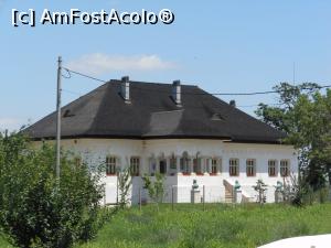 [P03] Filipeștii de Târg - Conacul Pană Filipescu, bijuterie a stilului tradițional românesc.  » foto by iulianic
 - 
<span class="allrVoted glyphicon glyphicon-heart hidden" id="av982399"></span>
<a class="m-l-10 hidden" id="sv982399" onclick="voting_Foto_DelVot(,982399,23926)" role="button">șterge vot <span class="glyphicon glyphicon-remove"></span></a>
<a id="v9982399" class=" c-red"  onclick="voting_Foto_SetVot(982399)" role="button"><span class="glyphicon glyphicon-heart-empty"></span> <b>LIKE</b> = Votează poza</a> <img class="hidden"  id="f982399W9" src="/imagini/loader.gif" border="0" /><span class="AjErrMes hidden" id="e982399ErM"></span>