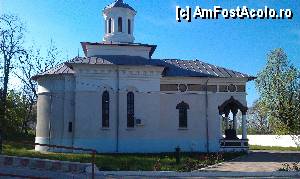 [P02] Biserica'Sf. Treime' ctitorită de Gr. Cantacuzino din Floreşti, jud. Prahova » foto by traian.leuca †
 - 
<span class="allrVoted glyphicon glyphicon-heart hidden" id="av415001"></span>
<a class="m-l-10 hidden" id="sv415001" onclick="voting_Foto_DelVot(,415001,23926)" role="button">șterge vot <span class="glyphicon glyphicon-remove"></span></a>
<a id="v9415001" class=" c-red"  onclick="voting_Foto_SetVot(415001)" role="button"><span class="glyphicon glyphicon-heart-empty"></span> <b>LIKE</b> = Votează poza</a> <img class="hidden"  id="f415001W9" src="/imagini/loader.gif" border="0" /><span class="AjErrMes hidden" id="e415001ErM"></span>