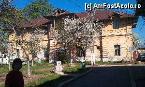 [P21] Clădire spital TBC (anexă a Palatului Cantacuzino) Floreşti jud. Prahova.  » foto by traian.leuca †
 - 
<span class="allrVoted glyphicon glyphicon-heart hidden" id="av415020"></span>
<a class="m-l-10 hidden" id="sv415020" onclick="voting_Foto_DelVot(,415020,23926)" role="button">șterge vot <span class="glyphicon glyphicon-remove"></span></a>
<a id="v9415020" class=" c-red"  onclick="voting_Foto_SetVot(415020)" role="button"><span class="glyphicon glyphicon-heart-empty"></span> <b>LIKE</b> = Votează poza</a> <img class="hidden"  id="f415020W9" src="/imagini/loader.gif" border="0" /><span class="AjErrMes hidden" id="e415020ErM"></span>