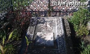 [P09] Mormântul fiilor lui Gr. Cantacuzino de lângă biserica'Sf. Treime'. Floreşti jud. Prahova.  » foto by traian.leuca †
 - 
<span class="allrVoted glyphicon glyphicon-heart hidden" id="av415008"></span>
<a class="m-l-10 hidden" id="sv415008" onclick="voting_Foto_DelVot(,415008,23926)" role="button">șterge vot <span class="glyphicon glyphicon-remove"></span></a>
<a id="v9415008" class=" c-red"  onclick="voting_Foto_SetVot(415008)" role="button"><span class="glyphicon glyphicon-heart-empty"></span> <b>LIKE</b> = Votează poza</a> <img class="hidden"  id="f415008W9" src="/imagini/loader.gif" border="0" /><span class="AjErrMes hidden" id="e415008ErM"></span>