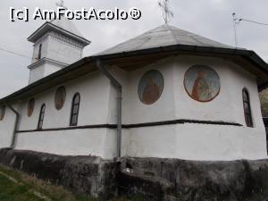 [P10] Tot peretele de sud al Bisericii, inclusiv altarul.  » foto by mihaelavoicu
 - 
<span class="allrVoted glyphicon glyphicon-heart hidden" id="av957110"></span>
<a class="m-l-10 hidden" id="sv957110" onclick="voting_Foto_DelVot(,957110,23926)" role="button">șterge vot <span class="glyphicon glyphicon-remove"></span></a>
<a id="v9957110" class=" c-red"  onclick="voting_Foto_SetVot(957110)" role="button"><span class="glyphicon glyphicon-heart-empty"></span> <b>LIKE</b> = Votează poza</a> <img class="hidden"  id="f957110W9" src="/imagini/loader.gif" border="0" /><span class="AjErrMes hidden" id="e957110ErM"></span>