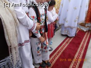 [P14] Lumea din sat, participanți la slujba de sfințire a noii Biserici din Bordenii Mici, Prahova.  » foto by mihaelavoicu
 - 
<span class="allrVoted glyphicon glyphicon-heart hidden" id="av957114"></span>
<a class="m-l-10 hidden" id="sv957114" onclick="voting_Foto_DelVot(,957114,23926)" role="button">șterge vot <span class="glyphicon glyphicon-remove"></span></a>
<a id="v9957114" class=" c-red"  onclick="voting_Foto_SetVot(957114)" role="button"><span class="glyphicon glyphicon-heart-empty"></span> <b>LIKE</b> = Votează poza</a> <img class="hidden"  id="f957114W9" src="/imagini/loader.gif" border="0" /><span class="AjErrMes hidden" id="e957114ErM"></span>