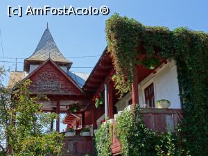[P03] Balcon cu traforaj de lemn care amintește de bunicul poetului: Victor Nicolae Avramescu.  » foto by tata123 🔱
 - 
<span class="allrVoted glyphicon glyphicon-heart hidden" id="av998017"></span>
<a class="m-l-10 hidden" id="sv998017" onclick="voting_Foto_DelVot(,998017,23926)" role="button">șterge vot <span class="glyphicon glyphicon-remove"></span></a>
<a id="v9998017" class=" c-red"  onclick="voting_Foto_SetVot(998017)" role="button"><span class="glyphicon glyphicon-heart-empty"></span> <b>LIKE</b> = Votează poza</a> <img class="hidden"  id="f998017W9" src="/imagini/loader.gif" border="0" /><span class="AjErrMes hidden" id="e998017ErM"></span>