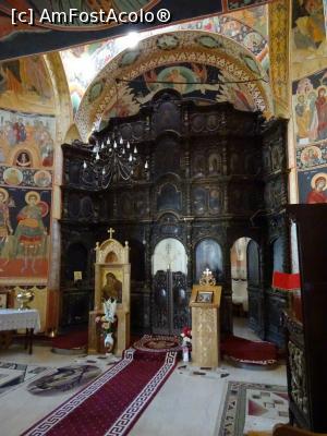 [P05] Frumosul iconostas din biserica fostei Mănăstiri Apostolache.  » foto by tata123 🔱
 - 
<span class="allrVoted glyphicon glyphicon-heart hidden" id="av1001654"></span>
<a class="m-l-10 hidden" id="sv1001654" onclick="voting_Foto_DelVot(,1001654,23926)" role="button">șterge vot <span class="glyphicon glyphicon-remove"></span></a>
<a id="v91001654" class=" c-red"  onclick="voting_Foto_SetVot(1001654)" role="button"><span class="glyphicon glyphicon-heart-empty"></span> <b>LIKE</b> = Votează poza</a> <img class="hidden"  id="f1001654W9" src="/imagini/loader.gif" border="0" /><span class="AjErrMes hidden" id="e1001654ErM"></span>