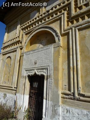 [P12] Fațada și ușa încuiată.  » foto by tata123 🔱
 - 
<span class="allrVoted glyphicon glyphicon-heart hidden" id="av1041564"></span>
<a class="m-l-10 hidden" id="sv1041564" onclick="voting_Foto_DelVot(,1041564,23926)" role="button">șterge vot <span class="glyphicon glyphicon-remove"></span></a>
<a id="v91041564" class=" c-red"  onclick="voting_Foto_SetVot(1041564)" role="button"><span class="glyphicon glyphicon-heart-empty"></span> <b>LIKE</b> = Votează poza</a> <img class="hidden"  id="f1041564W9" src="/imagini/loader.gif" border="0" /><span class="AjErrMes hidden" id="e1041564ErM"></span>