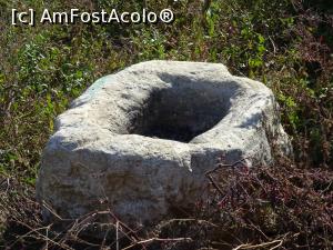 [P16] Vestigii de piatră în curtea bisericii „Sf. Procopie”.  » foto by tata123 🔱
 - 
<span class="allrVoted glyphicon glyphicon-heart hidden" id="av1041569"></span>
<a class="m-l-10 hidden" id="sv1041569" onclick="voting_Foto_DelVot(,1041569,23926)" role="button">șterge vot <span class="glyphicon glyphicon-remove"></span></a>
<a id="v91041569" class=" c-red"  onclick="voting_Foto_SetVot(1041569)" role="button"><span class="glyphicon glyphicon-heart-empty"></span> <b>LIKE</b> = Votează poza</a> <img class="hidden"  id="f1041569W9" src="/imagini/loader.gif" border="0" /><span class="AjErrMes hidden" id="e1041569ErM"></span>