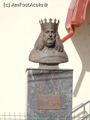 [P21] Bust al domnului Pătrașcu cel Bun, autor Constantin Ionescu (2017) - Gherghița. » foto by tata123 🔱
 - 
<span class="allrVoted glyphicon glyphicon-heart hidden" id="av1041574"></span>
<a class="m-l-10 hidden" id="sv1041574" onclick="voting_Foto_DelVot(,1041574,23926)" role="button">șterge vot <span class="glyphicon glyphicon-remove"></span></a>
<a id="v91041574" class=" c-red"  onclick="voting_Foto_SetVot(1041574)" role="button"><span class="glyphicon glyphicon-heart-empty"></span> <b>LIKE</b> = Votează poza</a> <img class="hidden"  id="f1041574W9" src="/imagini/loader.gif" border="0" /><span class="AjErrMes hidden" id="e1041574ErM"></span>