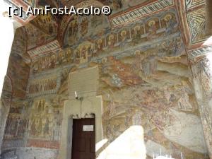 [P15] Imagine de ansamblu a frescei din pridvor - Biserica „Sf. Nicolae” – Râfov.  » foto by tata123 🔱
 - 
<span class="allrVoted glyphicon glyphicon-heart hidden" id="av1042824"></span>
<a class="m-l-10 hidden" id="sv1042824" onclick="voting_Foto_DelVot(,1042824,23926)" role="button">șterge vot <span class="glyphicon glyphicon-remove"></span></a>
<a id="v91042824" class=" c-red"  onclick="voting_Foto_SetVot(1042824)" role="button"><span class="glyphicon glyphicon-heart-empty"></span> <b>LIKE</b> = Votează poza</a> <img class="hidden"  id="f1042824W9" src="/imagini/loader.gif" border="0" /><span class="AjErrMes hidden" id="e1042824ErM"></span>