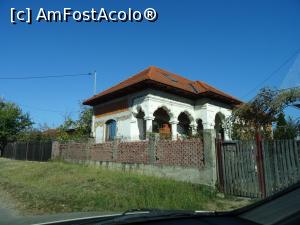 [P20] O frumoasă casă din zonă - sudul județului Prahova.  » foto by tata123 🔱
 - 
<span class="allrVoted glyphicon glyphicon-heart hidden" id="av1042829"></span>
<a class="m-l-10 hidden" id="sv1042829" onclick="voting_Foto_DelVot(,1042829,23926)" role="button">șterge vot <span class="glyphicon glyphicon-remove"></span></a>
<a id="v91042829" class=" c-red"  onclick="voting_Foto_SetVot(1042829)" role="button"><span class="glyphicon glyphicon-heart-empty"></span> <b>LIKE</b> = Votează poza</a> <img class="hidden"  id="f1042829W9" src="/imagini/loader.gif" border="0" /><span class="AjErrMes hidden" id="e1042829ErM"></span>