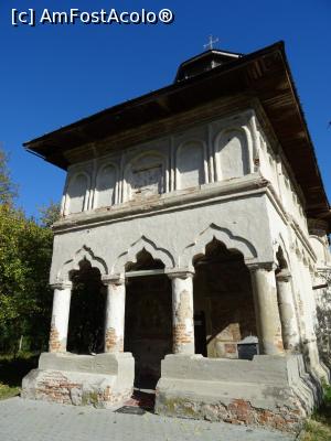 [P09] Fațada bisericii - Biserica „Sf. Nicolae” – Râfov.  » foto by tata123 🔱
 - 
<span class="allrVoted glyphicon glyphicon-heart hidden" id="av1042818"></span>
<a class="m-l-10 hidden" id="sv1042818" onclick="voting_Foto_DelVot(,1042818,23926)" role="button">șterge vot <span class="glyphicon glyphicon-remove"></span></a>
<a id="v91042818" class=" c-red"  onclick="voting_Foto_SetVot(1042818)" role="button"><span class="glyphicon glyphicon-heart-empty"></span> <b>LIKE</b> = Votează poza</a> <img class="hidden"  id="f1042818W9" src="/imagini/loader.gif" border="0" /><span class="AjErrMes hidden" id="e1042818ErM"></span>