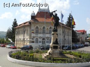 [P19] Urlați - Restaurant Dealu Mare. Primăria aflată în imediata apropiere.  » foto by iulianic
 - 
<span class="allrVoted glyphicon glyphicon-heart hidden" id="av986301"></span>
<a class="m-l-10 hidden" id="sv986301" onclick="voting_Foto_DelVot(,986301,23947)" role="button">șterge vot <span class="glyphicon glyphicon-remove"></span></a>
<a id="v9986301" class=" c-red"  onclick="voting_Foto_SetVot(986301)" role="button"><span class="glyphicon glyphicon-heart-empty"></span> <b>LIKE</b> = Votează poza</a> <img class="hidden"  id="f986301W9" src="/imagini/loader.gif" border="0" /><span class="AjErrMes hidden" id="e986301ErM"></span>