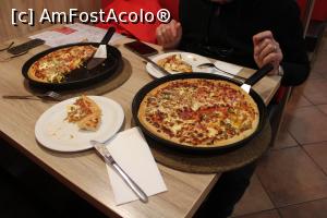 [P49] Sliema, Pizza Hut, Masa noastră din prima seară, porțiile medii au fost prea mult pentru noi... » foto by mprofeanu
 - 
<span class="allrVoted glyphicon glyphicon-heart hidden" id="av1274651"></span>
<a class="m-l-10 hidden" id="sv1274651" onclick="voting_Foto_DelVot(,1274651,23969)" role="button">șterge vot <span class="glyphicon glyphicon-remove"></span></a>
<a id="v91274651" class=" c-red"  onclick="voting_Foto_SetVot(1274651)" role="button"><span class="glyphicon glyphicon-heart-empty"></span> <b>LIKE</b> = Votează poza</a> <img class="hidden"  id="f1274651W9" src="/imagini/loader.gif" border="0" /><span class="AjErrMes hidden" id="e1274651ErM"></span>