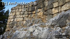 [P16] Intrarea în cetate, Poarta Leilor se află în spate, acesta fiind zidul stâng.  » foto by webSorin
 - 
<span class="allrVoted glyphicon glyphicon-heart hidden" id="av1125458"></span>
<a class="m-l-10 hidden" id="sv1125458" onclick="voting_Foto_DelVot(,1125458,23974)" role="button">șterge vot <span class="glyphicon glyphicon-remove"></span></a>
<a id="v91125458" class=" c-red"  onclick="voting_Foto_SetVot(1125458)" role="button"><span class="glyphicon glyphicon-heart-empty"></span> <b>LIKE</b> = Votează poza</a> <img class="hidden"  id="f1125458W9" src="/imagini/loader.gif" border="0" /><span class="AjErrMes hidden" id="e1125458ErM"></span>