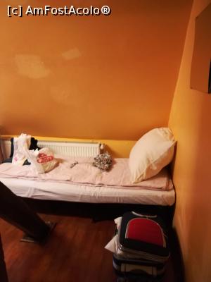 [P11] Poza din telefon din dreptul intrarii in camera. Grinda de care vorbeam. Practic este o capcana » foto by fanespoitorul
 - 
<span class="allrVoted glyphicon glyphicon-heart hidden" id="av989580"></span>
<a class="m-l-10 hidden" id="sv989580" onclick="voting_Foto_DelVot(,989580,24024)" role="button">șterge vot <span class="glyphicon glyphicon-remove"></span></a>
<a id="v9989580" class=" c-red"  onclick="voting_Foto_SetVot(989580)" role="button"><span class="glyphicon glyphicon-heart-empty"></span> <b>LIKE</b> = Votează poza</a> <img class="hidden"  id="f989580W9" src="/imagini/loader.gif" border="0" /><span class="AjErrMes hidden" id="e989580ErM"></span>