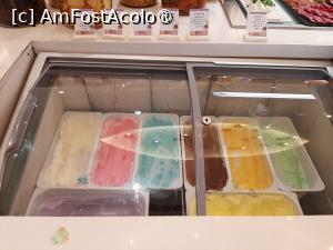 [P68] Vitrina cu înghețata din restaurant » foto by roxxie
 - 
<span class="allrVoted glyphicon glyphicon-heart hidden" id="av1499218"></span>
<a class="m-l-10 hidden" id="sv1499218" onclick="voting_Foto_DelVot(,1499218,24125)" role="button">șterge vot <span class="glyphicon glyphicon-remove"></span></a>
<a id="v91499218" class=" c-red"  onclick="voting_Foto_SetVot(1499218)" role="button"><span class="glyphicon glyphicon-heart-empty"></span> <b>LIKE</b> = Votează poza</a> <img class="hidden"  id="f1499218W9" src="/imagini/loader.gif" border="0" /><span class="AjErrMes hidden" id="e1499218ErM"></span>